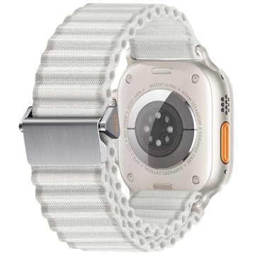 Apple Watch Series 41mm - 40mm - 38mm Wavy Texture Nylon Strap - White