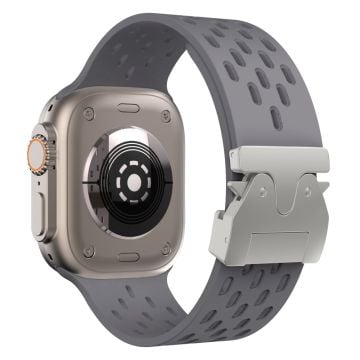 Ihåligt silikonarmband Apple Watch Series 10 46mm / Ultra 2 / Ultra 49mm / 9 8 7 45mm / SE (2023) SE (2022) SE 6 5 4 44mm / 3 2 1 42mm - Rymdgrå + Silverspänne