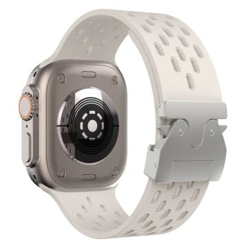 Ihåligt silikonarmband Apple Watch Series 10 46mm / Ultra 2 / Ultra 49mm / 9 8 7 45mm / SE (2023) SE (2022) SE 6 5 4 44mm / 3 2 1 42mm - Stjärnljus + Silverspänne